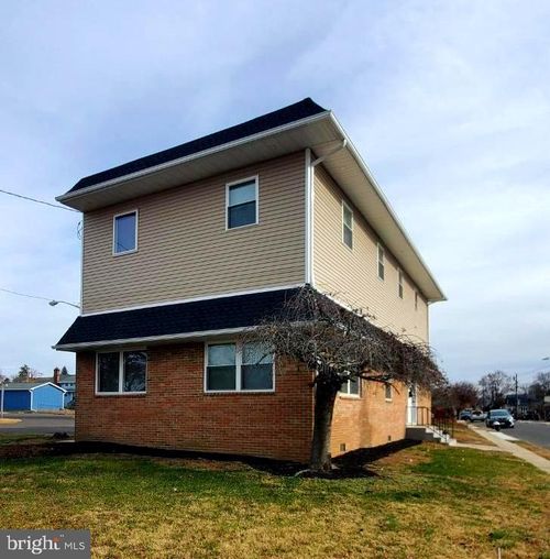 102 E Clements Bridge Rd, Runnemede, NJ, 08078-1107 | Card Image