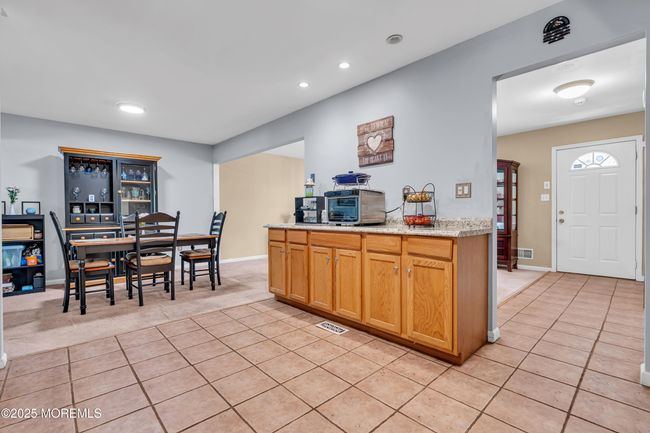 Open Eat in kitchen area as well to cook and entertain | Image 13