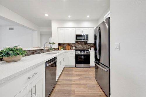 5304-24545 Town Center, Valencia, CA, 91355 | Card Image