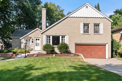 6745 N Leoti Ave, Chicago, IL, 60646-1429 | Card Image