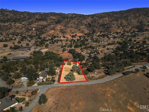 26981 Oakflat, Tehachapi, CA, 93561 | Card Image