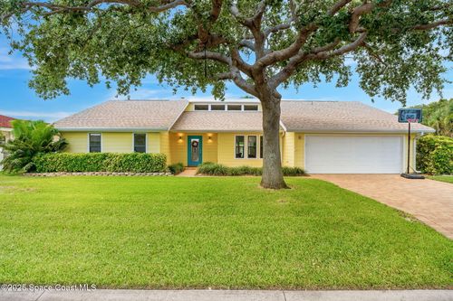 33 Yawl Dr, Cocoa Beach, FL, 32931-2624 | Card Image