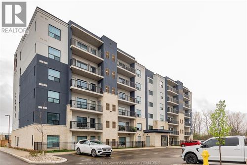 326-3370 Stella Cres, Windsor, ON, N8T0B9 | Card Image