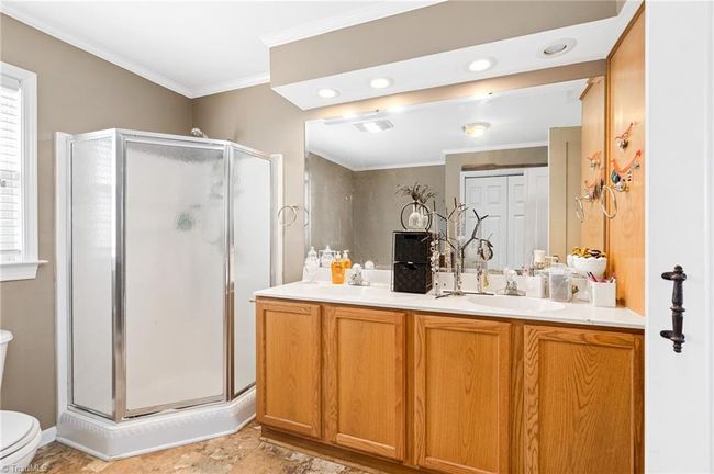 Double vanities in the ensuite bath | Image 23