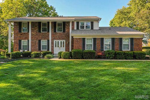 1369 Thornwick Dr, Ballwin, MO, 63011-2928 | Card Image