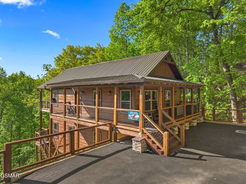 2624 Overholt Trl, Sevierville, TN, 37862-7929 | Card Image