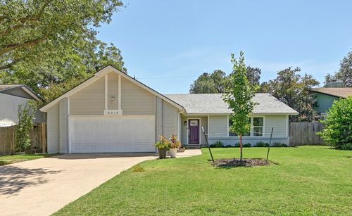 5213 Summerset Trl, Austin, TX, 78749-1357 | Card Image