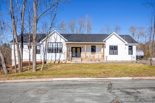 145 Strickland Ave, Trenton, NS, B0K1X0 | Card Image