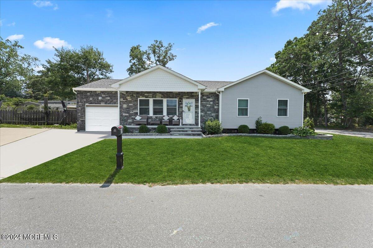 Wave St, Beachwood, NJ 08722
