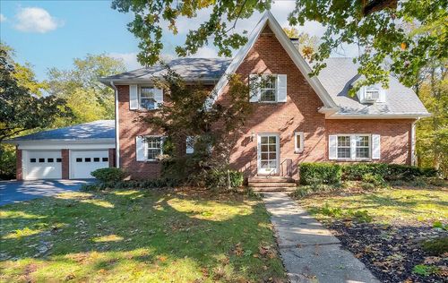 207 Paul Sawyier Dr, Frankfort, KY, 40601-2950 | Card Image