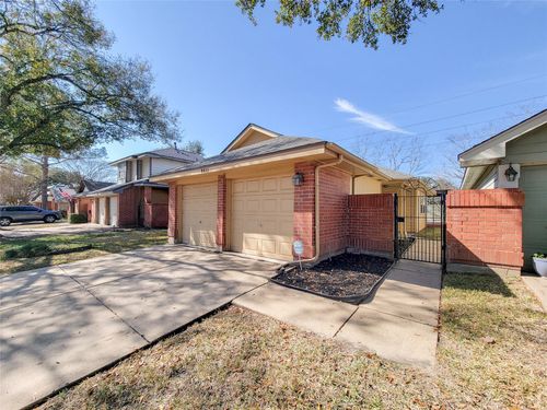 8611 Pool Creek Dr, Houston, TX, 77095-3681 | Card Image