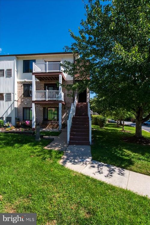 90-7126 Hilltop Dr, BROOKHAVEN, PA, 19015-1309 | Card Image