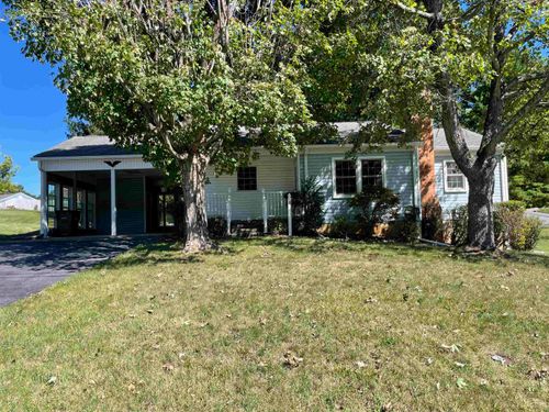 201 Robinhood Rd, Staunton, VA, 24401-1868 | Card Image