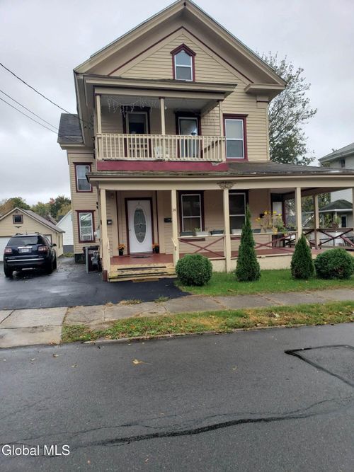 34 3rd Ave, Gloversville, NY, 12078-2446 | Card Image