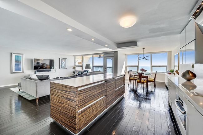 APT-28C - 5733 N Sheridan Rd, Home with 2 bedrooms, 2 bathrooms and 1 parking in Chicago IL | Image 18