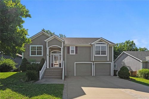 3919 Dixie Dr, Leavenworth, KS, 66048-5371 | Card Image