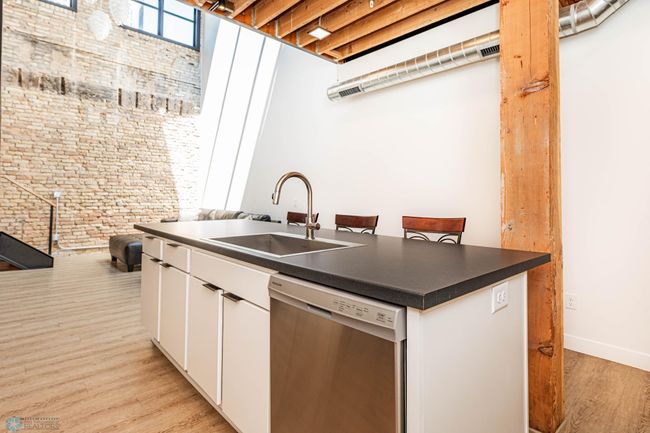 Kitchen Island | Image 11