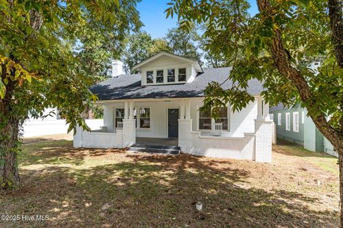 220 N Franklin St, Whiteville, NC, 28472-3512 | Card Image