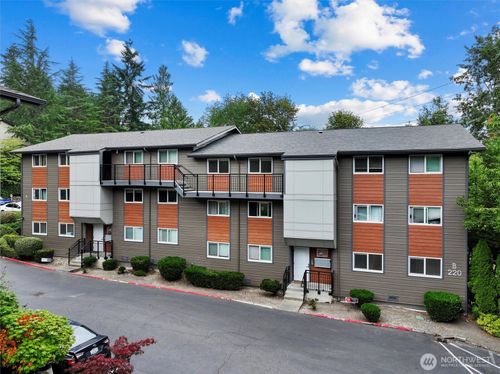apt-b104-220 Sw Clark St, Issaquah, WA, 98027-3717 | Card Image