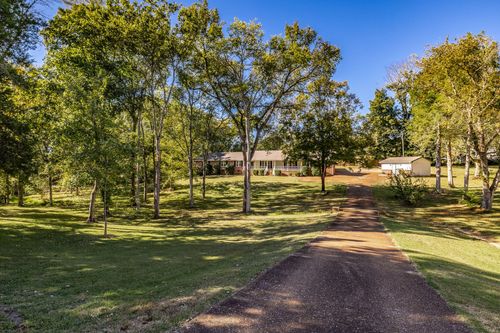 1940 Graceland Dr, Goodlettsville, TN, 37072 | Card Image
