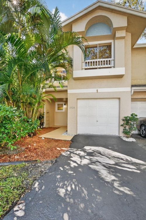 2024-2024 Discovery Cir E, Deerfield Beach, FL, 33442-1010 | Card Image