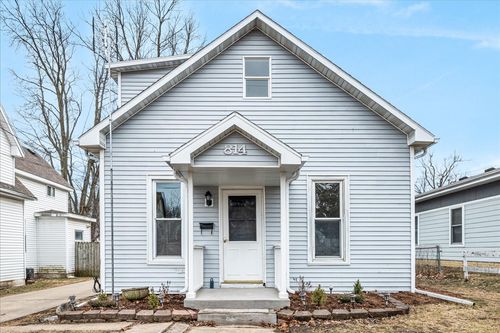 814 W Mill St, Bloomington, IL, 61701-4924 | Card Image