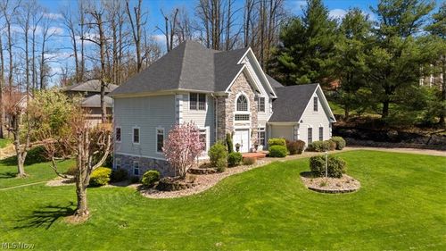 5215 Glenbrook Dr, Vienna, WV, 26105-3169 | Card Image