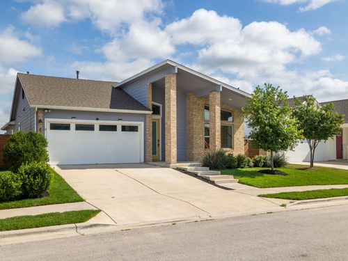 8204 Silhouette St, Austin, TX, 78744-1530 | Card Image