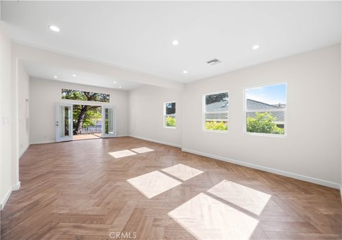 6903 Greeley St, Tujunga, CA, 91042-2418 | Card Image
