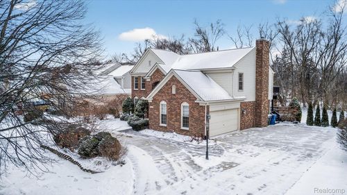 47497 Fox Run Dr, Canton, MI, 48187-5600 | Card Image