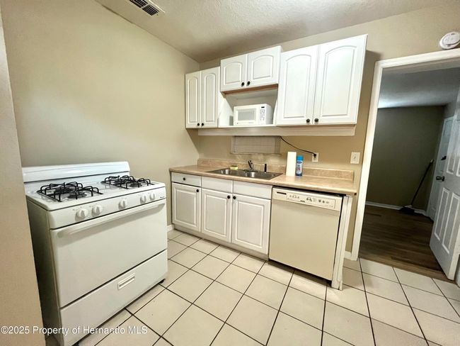 1032 Marlow Ave, House other with 3 bedrooms, 1 bathrooms and null parking in SPRING HILL FL | Image 6