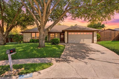 3500 Primrose Ln, Bedford, TX, 76021-2705 | Card Image