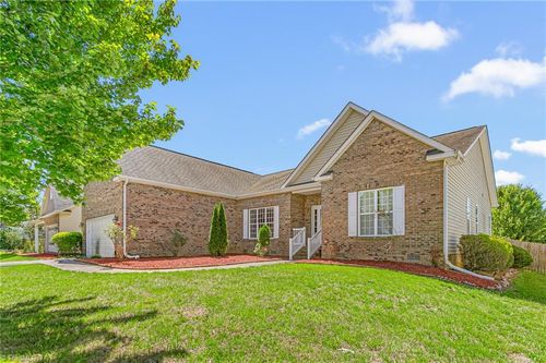6812 W Whirlaway Ct, Whitsett, NC, 27377-9820 | Card Image