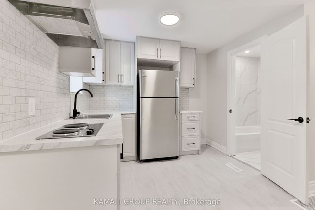 UNIT-1 - 93 Mcmillan Dr, House attached with 1 bedrooms, 1 bathrooms and null parking in Oshawa ON | Image 4