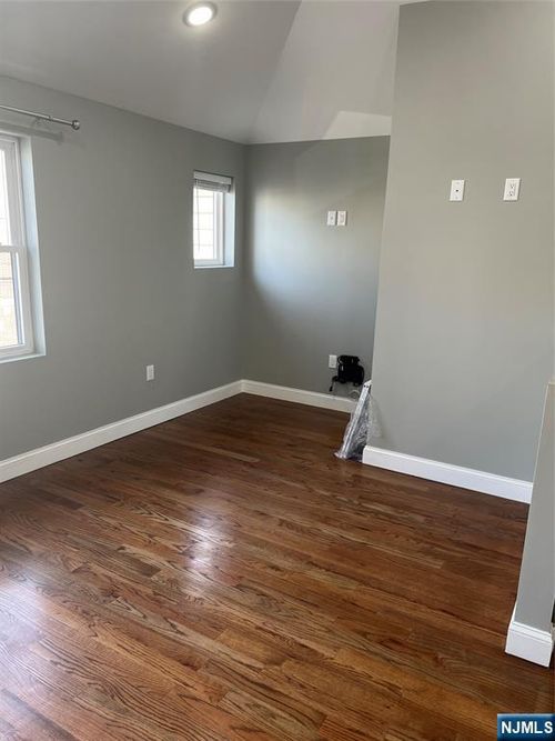 421 William St, Harrison, NJ, 07029-1429 | Card Image