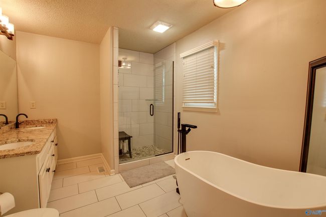 2806 Wisteria Pl Se, House other with 5 bedrooms, 4 bathrooms and null parking in Decatur AL | Image 12
