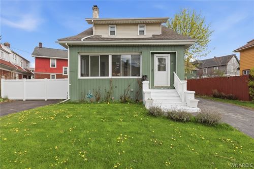 28 Mineral Springs Rd, Buffalo, NY, 14210-1861 | Card Image