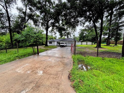 214 Mills Dr, Livingston, TX, 77351-2789 | Card Image