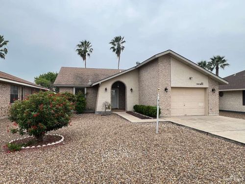812 Santa Anna Dr, Alamo, TX, 78516-2579 | Card Image