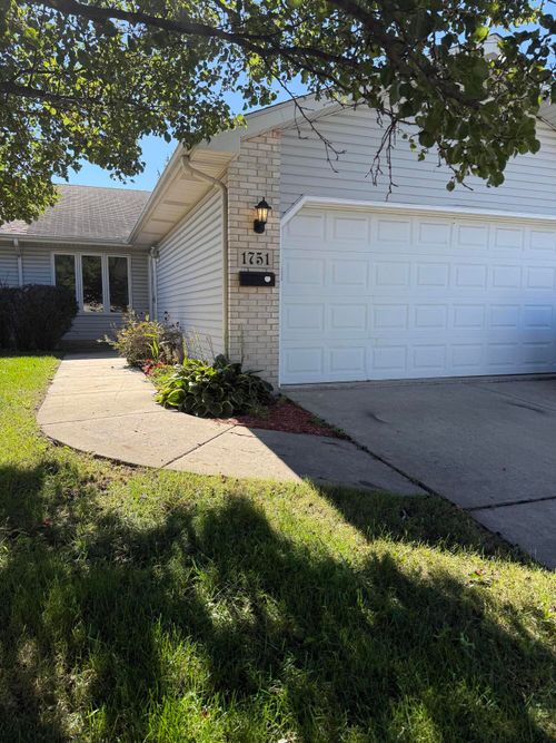 1751 Beech Dr, Crown Point, IN, 46307-8986 | Card Image