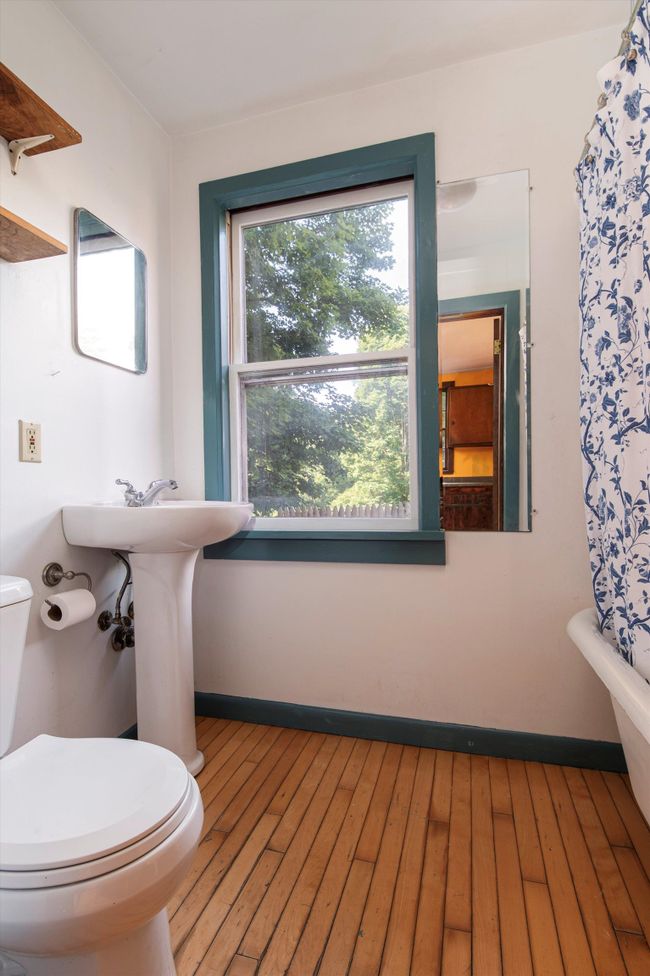 20 - 18-20 Bellows Falls Rd, House other with 5 bedrooms, 3 bathrooms and null parking in Putney VT | Image 26