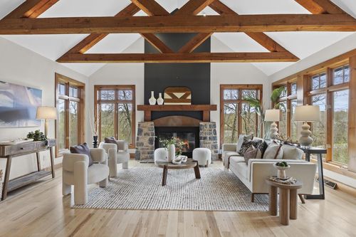 N51W28373 Maes Walke, Pewaukee, WI, 53072-1738 | Card Image