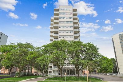 3 - 2345 Confederation Pky, Condo with 3 bedrooms, 2 bathrooms and 2 parking in Mississauga ON | Image 1