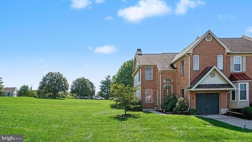 554 Greenwood Ct, HARLEYSVILLE, PA, 19438-3095 | Card Image