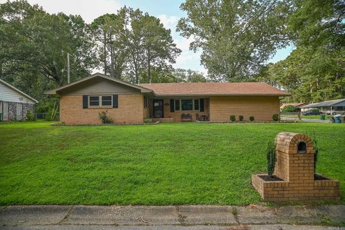7400 Vega Dr, Little Rock, AR, 72209-8104 | Card Image