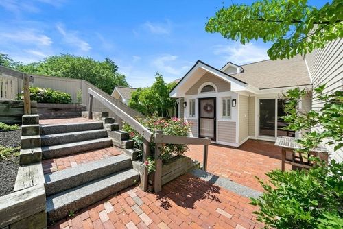 85-85 Algonquin Rd, Chestnut Hill, MA, 02467-1001 | Card Image