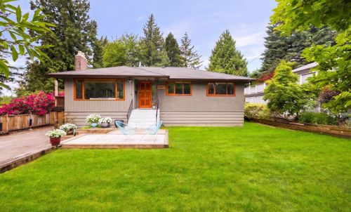 1561 Merlynn Cres, North Vancouver, BC, V7J2X9 | Card Image