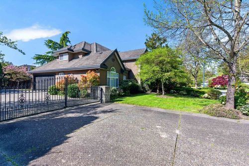 2142 139a St, Surrey, BC, V4A9V4 | Card Image