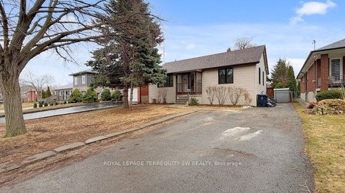 19 Hawthorne Rd, Etobicoke, ON, M9R1N9 | Card Image