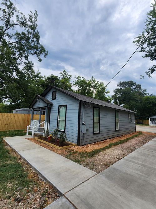 6203 Hoffman St, Houston, TX, 77028-4219 | Card Image